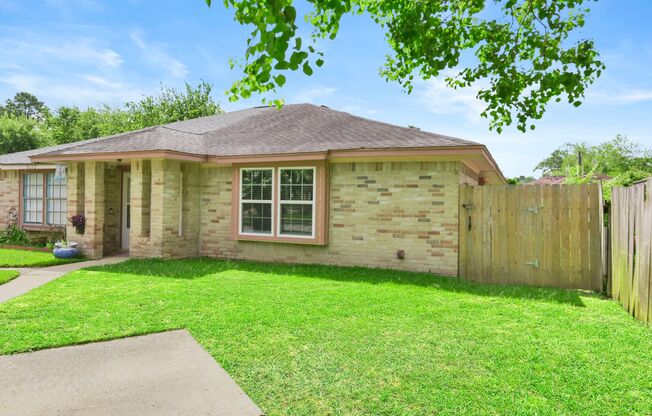 Stunning 4‑Bedroom Home in Oak Rock Neighborhood