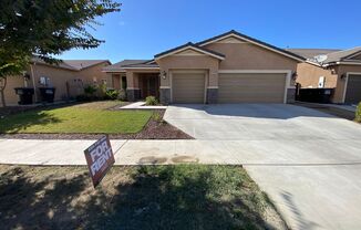 SE Visalia home Available Now!