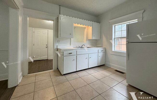 3 beds, 1 bath, $1,095