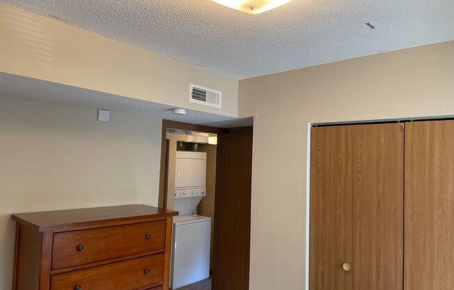 4 beds, 2 baths, $1,410, Unit Apt. #201