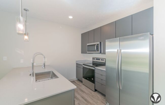 1 bed, 1 bath, 575 sqft, $1,095, Unit YH-4040