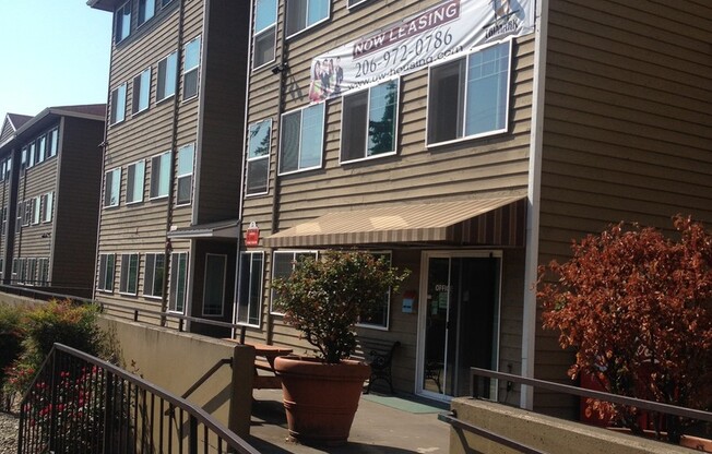 1 bed, 1 bath, 442 sqft, $1,350, Unit C407