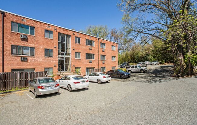 1 bed, 1 bath, 615 sqft, $1,645, Unit 200