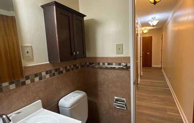 2 beds, 1.5 baths, 1,106 sqft, $1,650, Unit 103