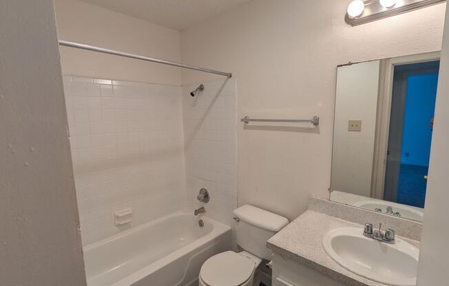 1 bed, 1 bath, 784 sqft, $790, Unit 36-B