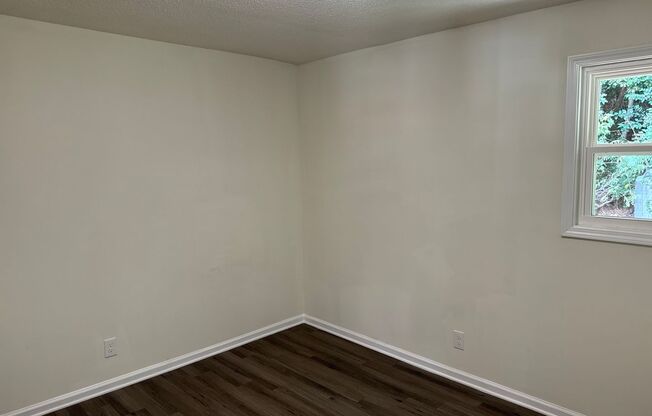 2 beds, 1 bath, 600 sqft, $1,075, Unit A