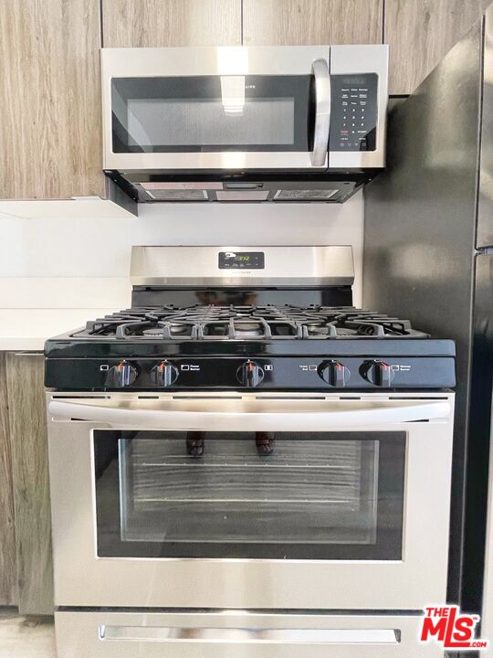 3057 W PICO BLVD