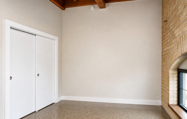 1 bed, 2 baths, 911 sqft, $2,125, Unit 112