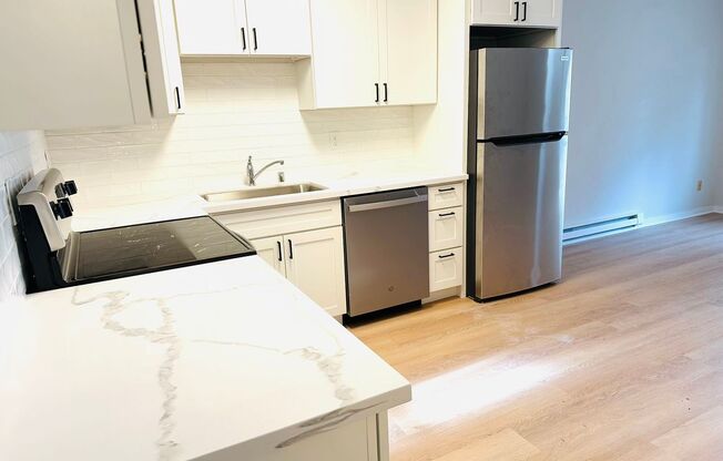 1 bed, 1 bath, 600 sqft, $1,595, Unit 25