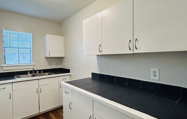 1 bed, 1 bath, $750, Unit MA9137