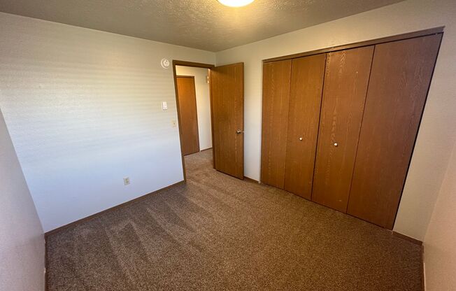 2 beds, 1 bath, $1,000