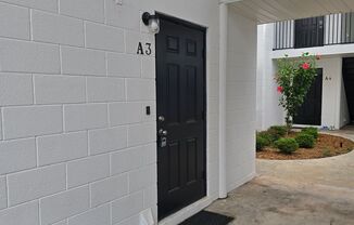 Charming 2-Bedroom, 2-Bathroom Condo in Winter Haven