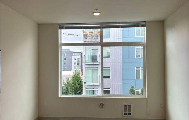 Studio, 1 bath, 306 sqft, $1,295, Unit 415