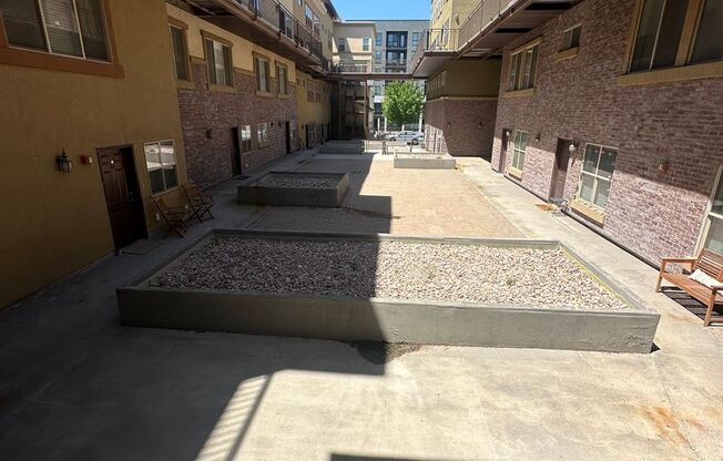 GORGEOUS Downtown Unit!!!
