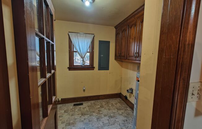 3 beds, 2 baths, $2,100