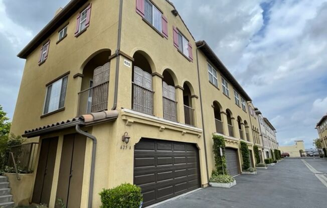 Beautiful 3 bedroom, 2.5 bath luxury townhome in gated community of Carson