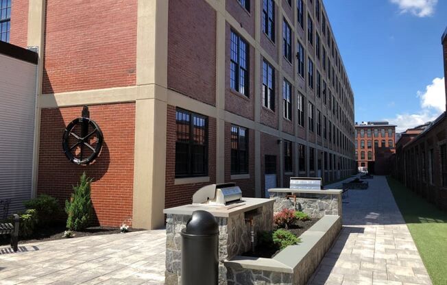 Courtyard with Grill