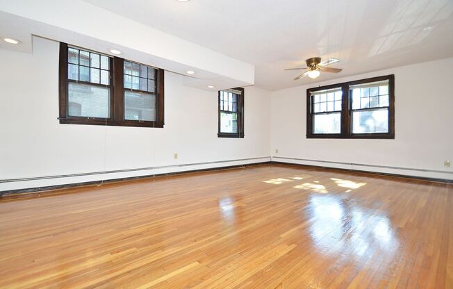 1 bed, 1 bath, 410 sqft, $945, Unit 7 - B