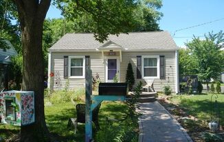 Charming 2BR/1BA Cottage Bungalow in Great Location! Convenient distance to Downtown District. Courtyard, Side Deck and Lots of Yard Space.