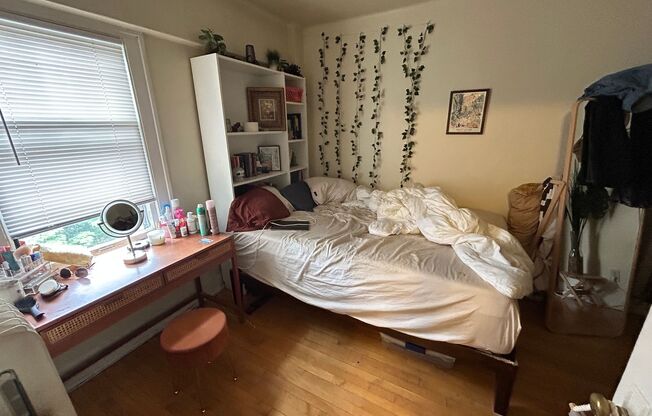 1 bed, 1 bath, $975, Unit 64