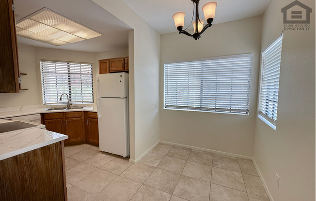 2 beds, 2 baths, $1,099, Unit UNIT 2034