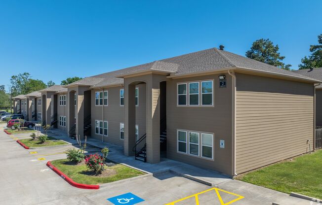 2 beds, 2 baths, 1,162 sqft, $1,525, Unit 202