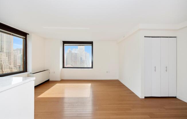 100 W 39 ST