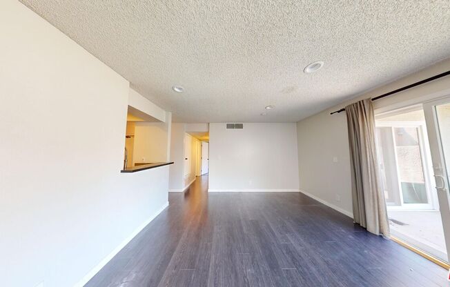 2 beds, 1 bath, 867 sqft, $2,595, Unit 118