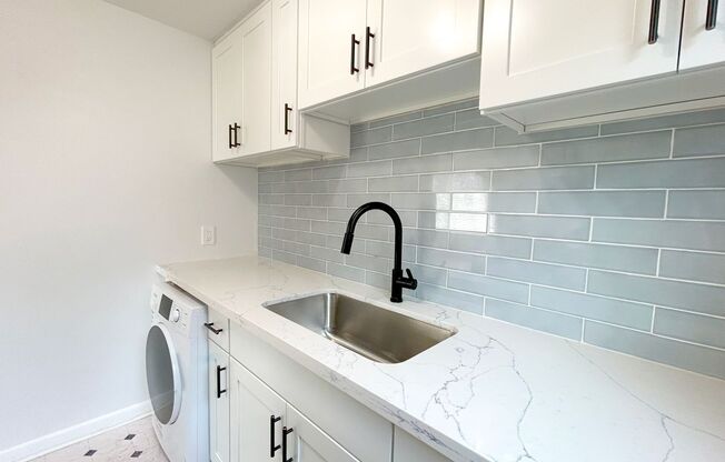 1 bed, 1 bath, 780 sqft, $1,895, Unit Halmark 307