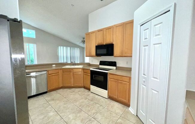 3 beds, 2 baths, $2,289