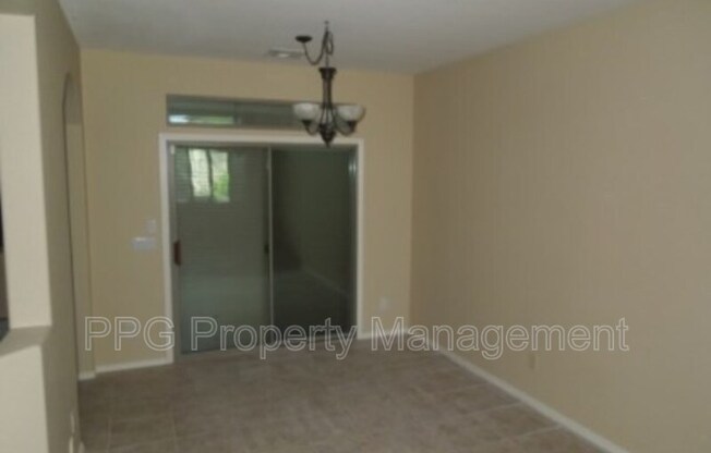 3342 N 143 LN