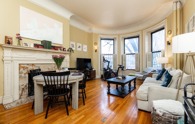 465 COMMONWEALTH AVE
