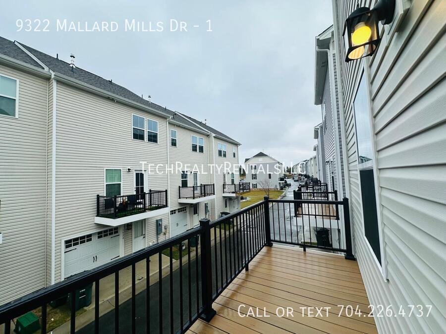 9322 MALLARD MLS DR