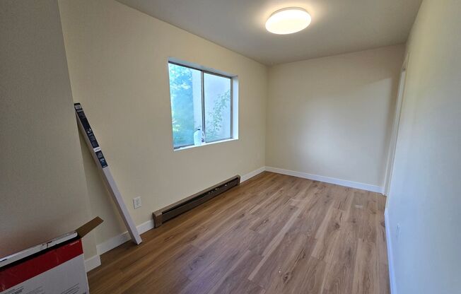 1 bed, 1 bath, 650 sqft, $1,100, Unit 102