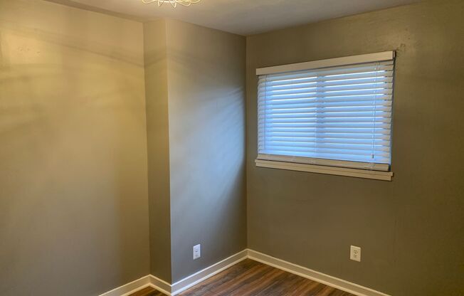 315-321 1/2 Denniston