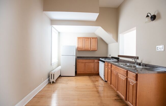 1603 N van Buren Apartments