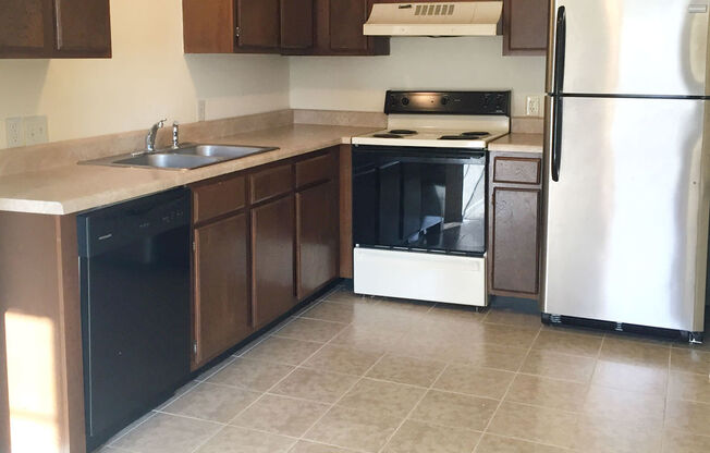 2 beds, 1 bath, 960 sqft, $1,365, Unit 81