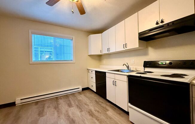 2 beds, 1 bath, $1,649, Unit 03