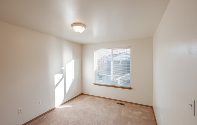 3 beds, 2.5 baths, $2,195, Unit 2319-MT