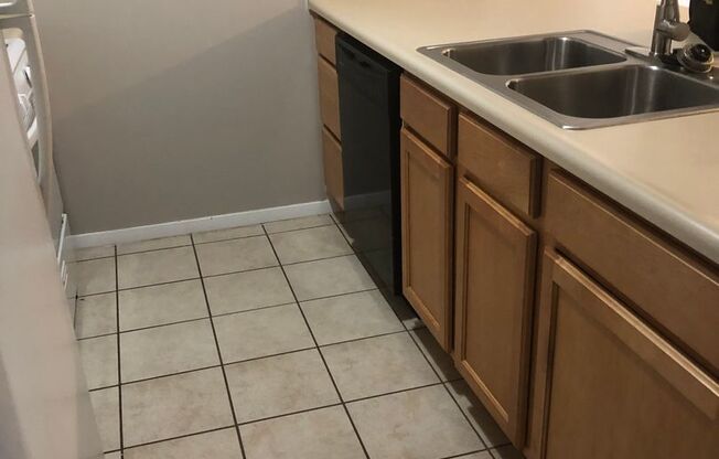 1 bed, 1 bath, 755 sqft, $1,080, Unit 5728H
