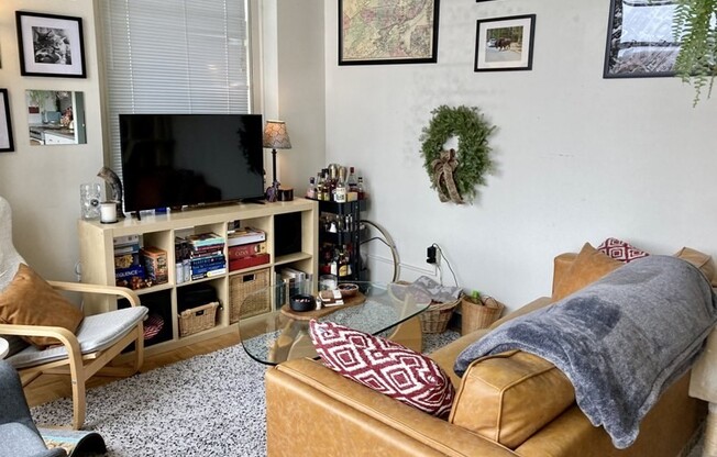 Studio, 1 bath, 470 sqft, $2,600, Unit 403