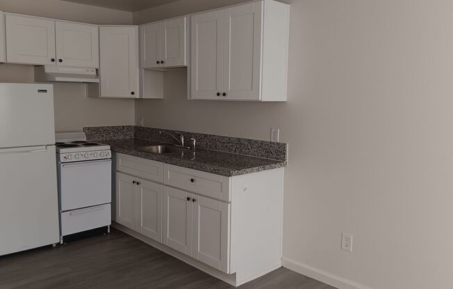 Park Place Apartments (4033 33rd)