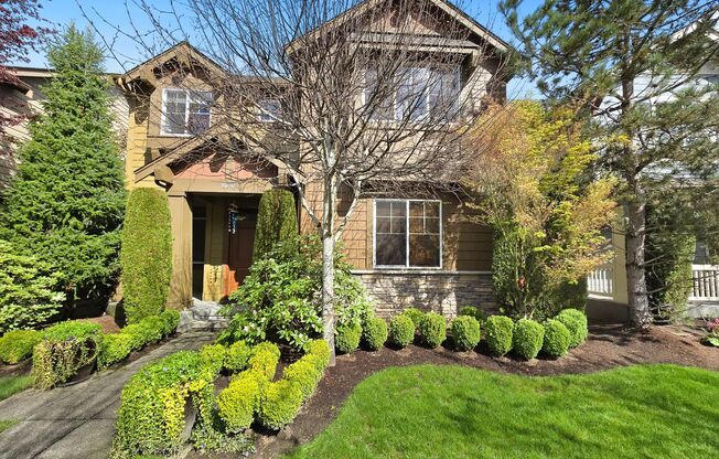 Family-Friendly Gem in Redmond: 3BR/3BA with Playroom & Office Space