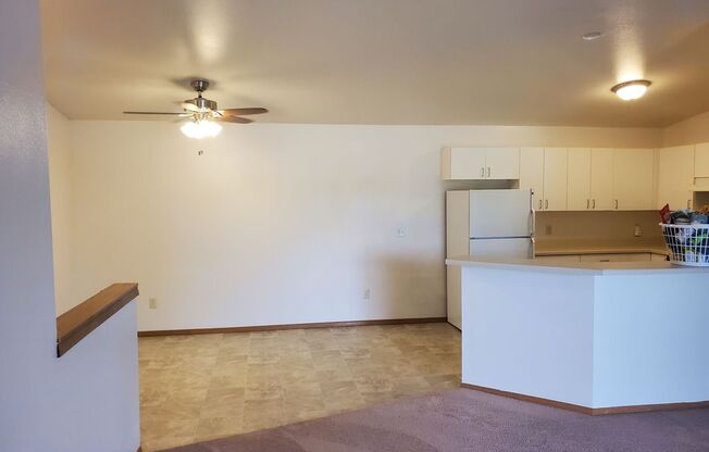 2 beds, 1 bath, 856 sqft, $1,259, Unit PL   7506