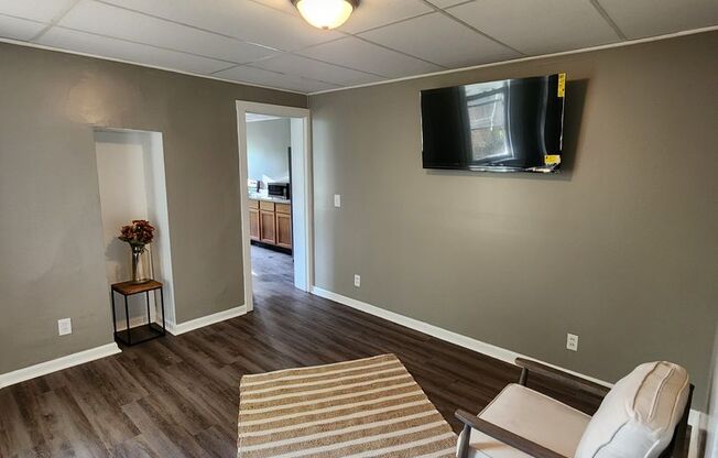 1 bed, 1 bath, 1,000 sqft, $750, Unit C