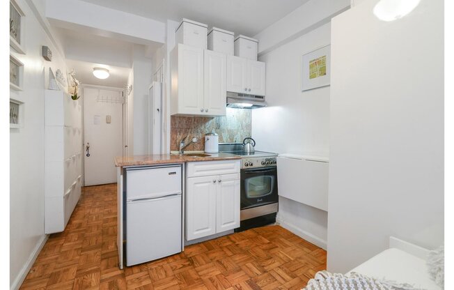 Studio, 1 bath, $2,550, Unit MR3