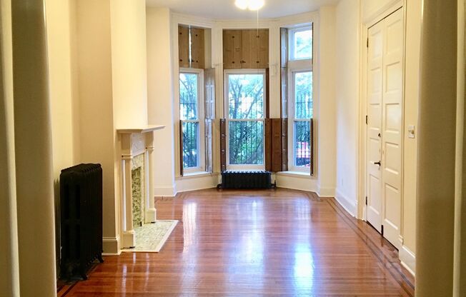 For Rent: Charming Living on St. Paul Street MD 21218 – Your Urban Retreat Awaits!