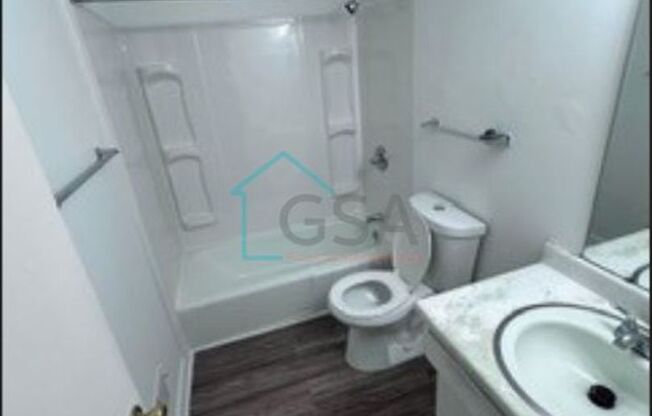 2 beds, 1.5 baths, 975 sqft, $950, Unit Cliffwood Terrace-4302-4A