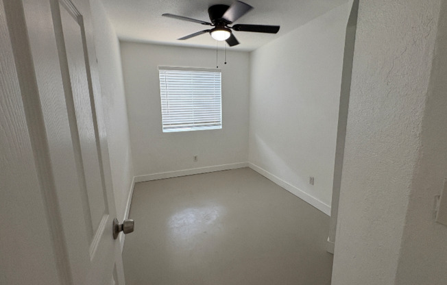 658 S GRAND