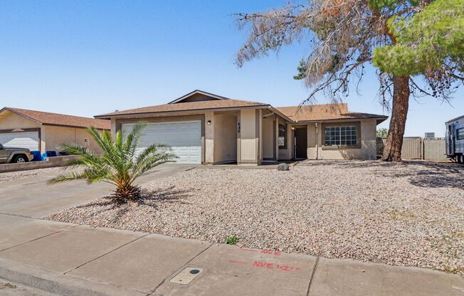 Henderson!!! 4 Bedrooms!! Single Story!! 2 car garage!! Big Back Yard!!! No HOA!! All Appliances!!